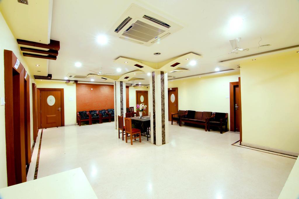 Hotel Kusum Bhilai Esterno foto