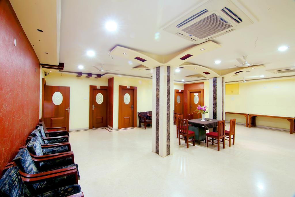 Hotel Kusum Bhilai Esterno foto