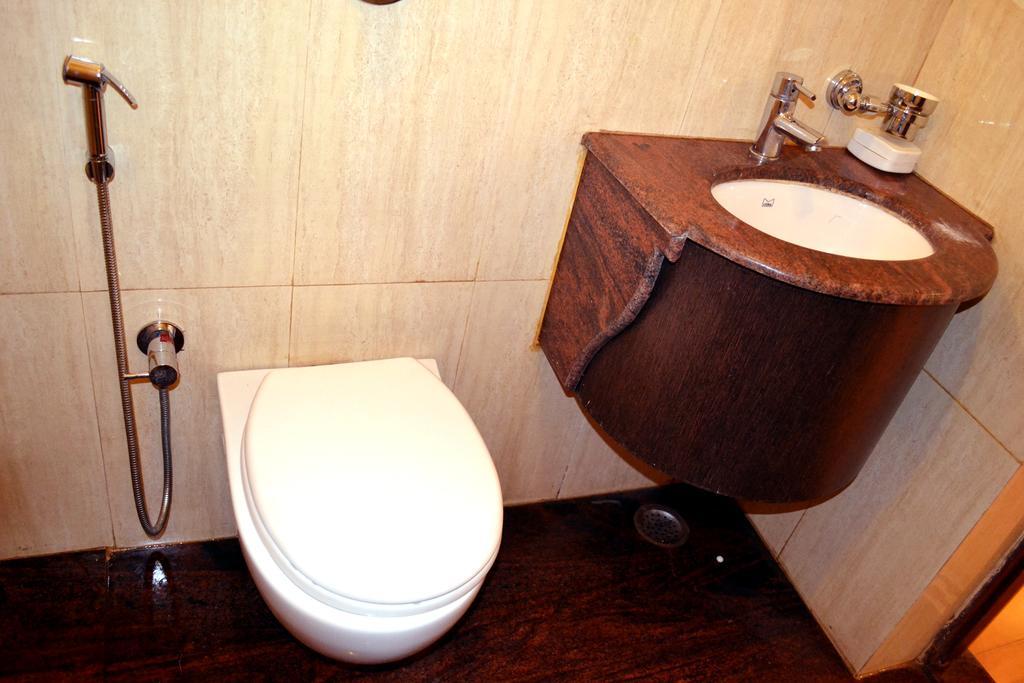 Hotel Kusum Bhilai Esterno foto